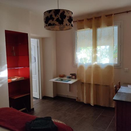Chambre Privee Avec Parking Nîmes Eksteriør bilde