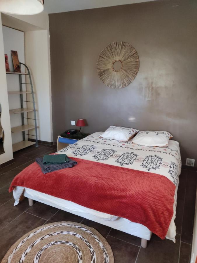 Chambre Privee Avec Parking Nîmes Eksteriør bilde
