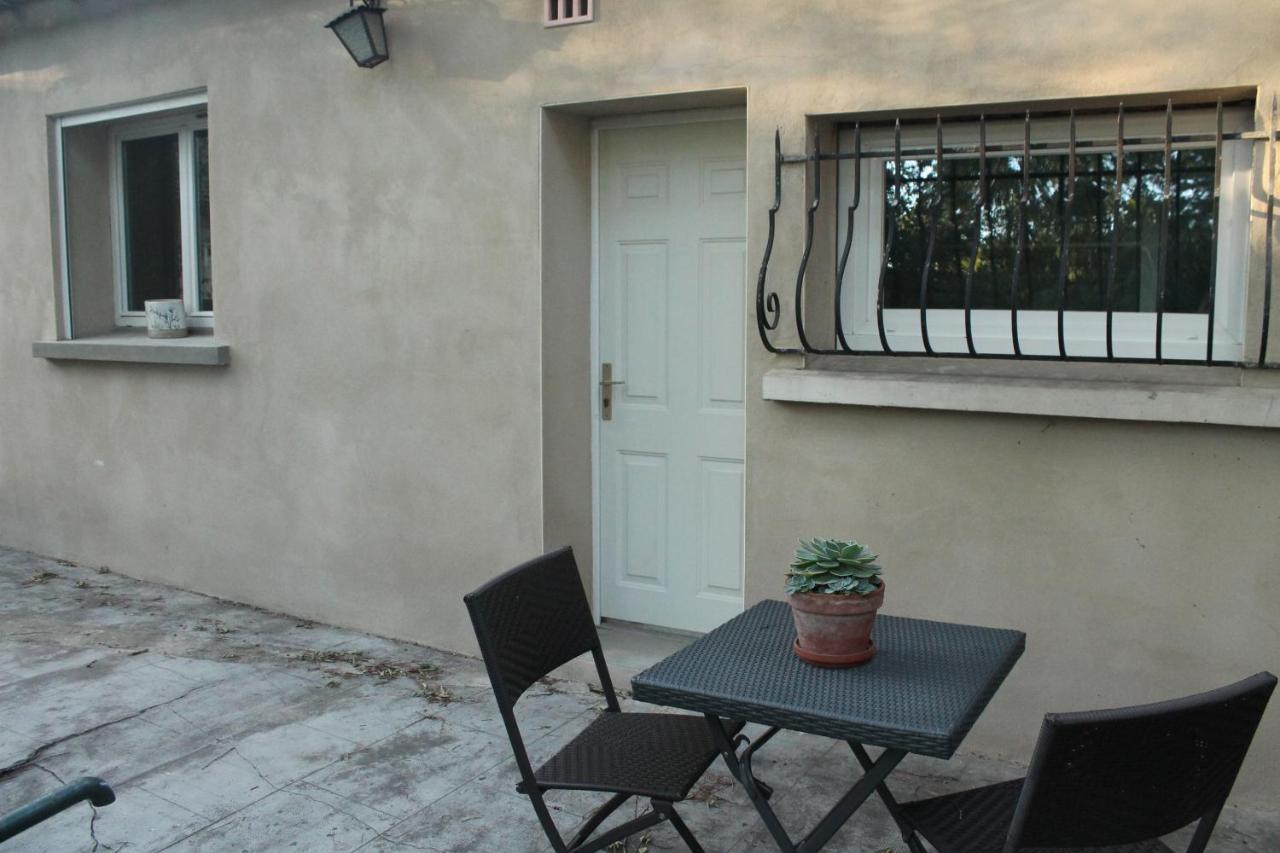 Chambre Privee Avec Parking Nîmes Eksteriør bilde