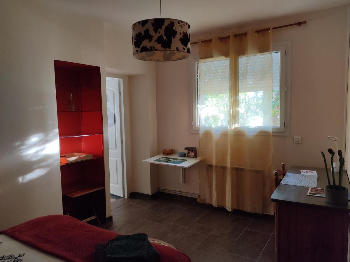 Chambre Privee Avec Parking Nîmes Eksteriør bilde