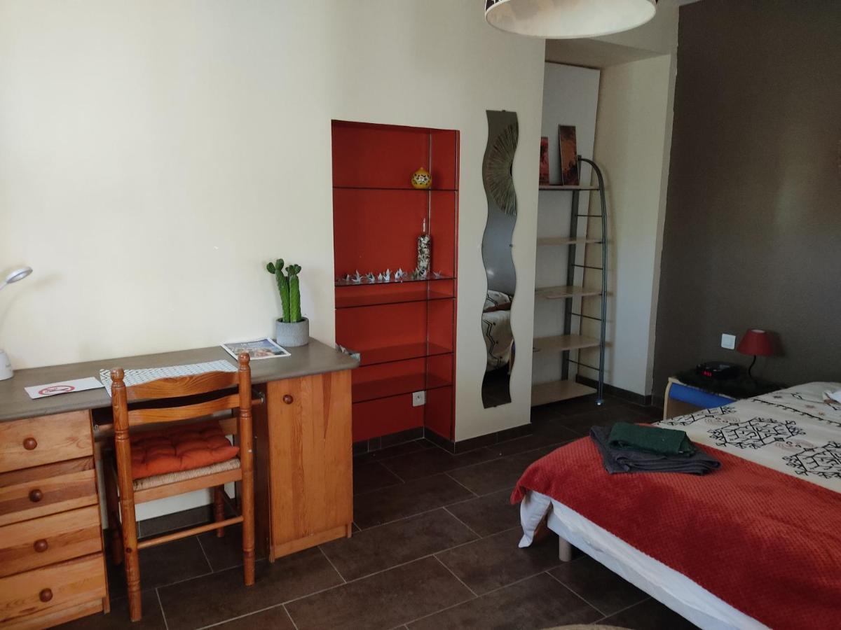 Chambre Privee Avec Parking Nîmes Eksteriør bilde